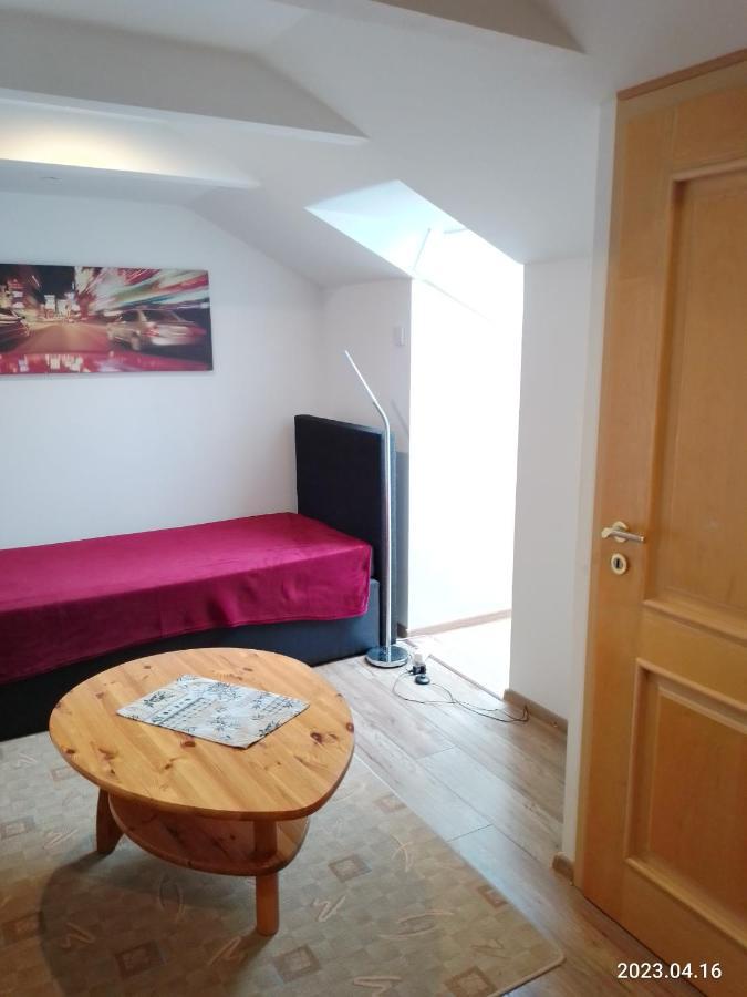 Am Bahnhof Apartamento Werneuchen Exterior foto